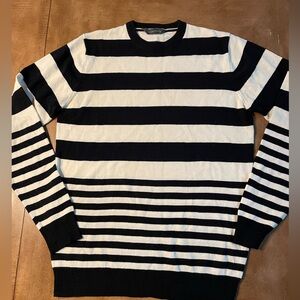 Cedar Wood Slate sweater. Size M. Navy & Cream Sweater